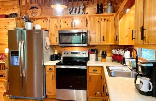 Ellijay Cabin | Pet-Friendly Cabin in the Woods w/HOT TUB! Secluded, Cozy, 2,000' Up!