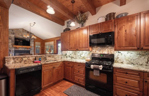 Grand Elk Ranch Cabin | Pet-friendly cabin w/fire pit & hammock