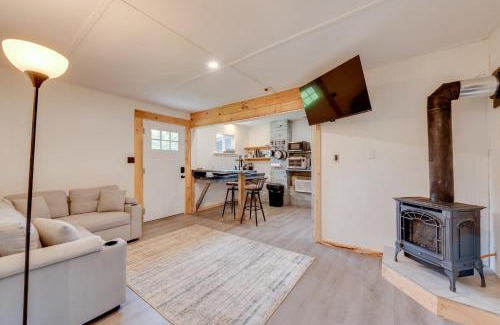 Hillsgrove House | Pet-Friendly Cabin with Grill in Hillsgrove
