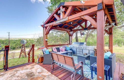 Canyon Lake House | Pet-Friendly Canyon Lake Cabin, 1 Mi to Water!