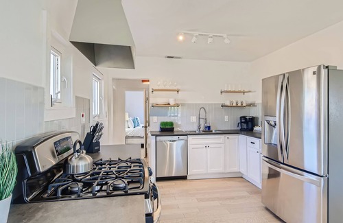 Downtown Phoenix House | Pet-friendly cottage retreat, fire pit, BBQ, and more!