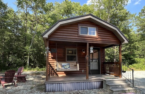 Georgetown Cabin | Pet friendly cottage near golf and beaches