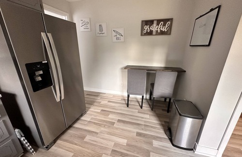 Mechanicsville House | Pet Friendly Cozy & Comfy 3 BR House w Large Yard & Deck