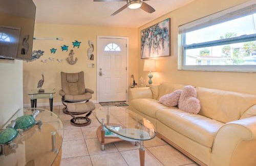 Downtown Dunedin House | Pet-Friendly Dunedin Townhome with Private Yard