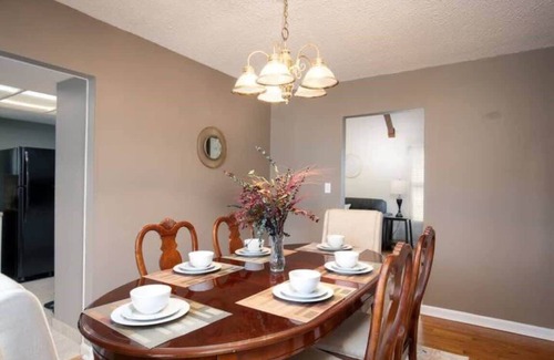 Gunter Afs House | Pet Friendly & Fast WiFi - Fresh at Forest Hills