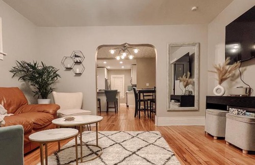 Royal Oak House | Pet friendly, fenced yard - King bed Bungalow in Royal Oak Michigan