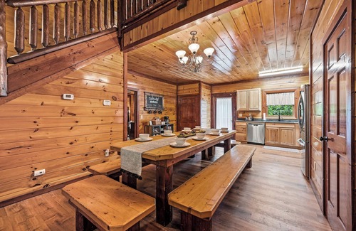 Cosby Cabin | Pet friendly, FULLY LOADED. Sleeps 20 in the Smokies