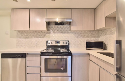 Downtown Vancouver Apartment | Pet Friendly Furnished One Bedroom@1425 Haro