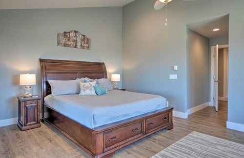 Gold Beach House | Pet-Friendly Gold Beach Townhome Ocean Views