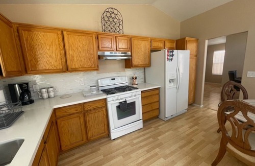 Summerlin House | Pet Friendly! GREAT SPECIALS NOW! 3-Bedrooms, Quiet, Comfortable and Relaxing!