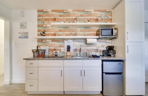Bayview House | Pet-Friendly Gulfport Home Walkable Location!