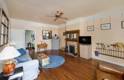 Downtown Bozeman Condo | Pet friendly, historic flat w/great location, AC & fireplace - Fisherman's Flat on Main Street!