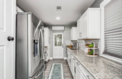 Southeast Pensacola House | Pet Friendly Historic East Hill Cottage - Charming 2bd/1bath Home with Fast Wifi