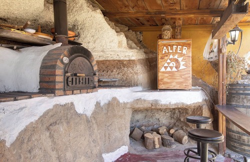 Fasnia House | Pet-Friendly Holiday Home Casas Cueva Alfer 2 with Sea View, Garden & Wi-Fi