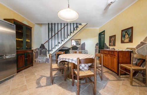 Carloforte House | Pet-Friendly Holiday Home Pescetti Bobba A with Mountain View