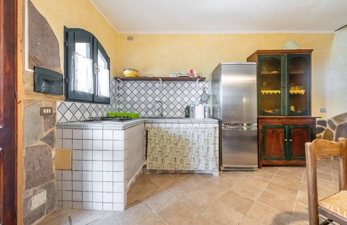 Carloforte House | Pet-Friendly Holiday Home Pescetti Bobba A with Mountain View