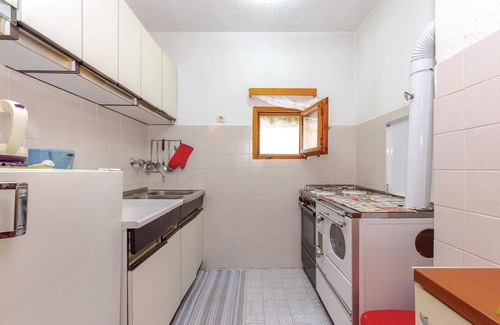 Breze House | Pet friendly home in Breze with WiFi