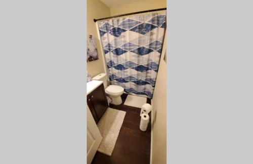 Otterbien Home House | Pet Friendly Home with Fenced in Yard