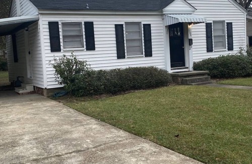 Monroe House | Pet friendly house with covered parking