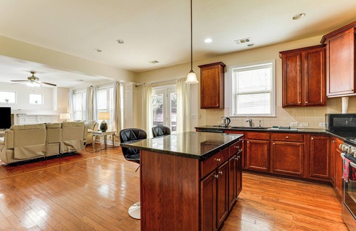 Lawrenceville House | Pet-Friendly Lawrenceville Gem Near Alexander Park