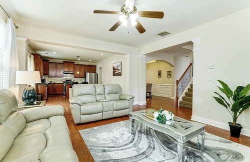 Lawrenceville House | Pet-Friendly Lawrenceville Gem Near Alexander Park