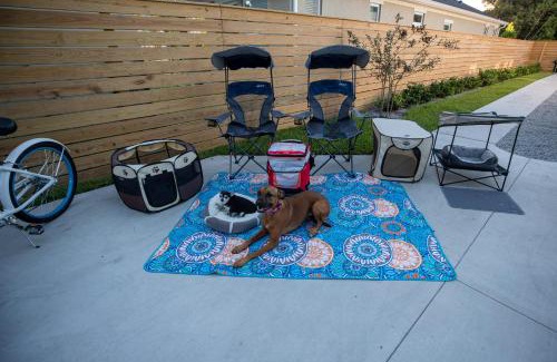 Colonialtown South House | Pet Friendly Modern Zen Studio Retreat with Hot Tub! home