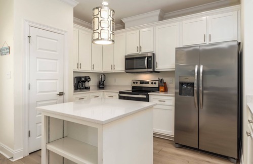 Dauphin Island House | Pet Friendly Near Beach w/Pool – Vitamin Sea