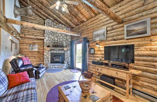 Maplecrest House | Pet-Friendly New York Cabin with Hot Tub and Game Room