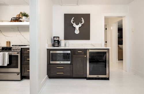 Glenville House | Pet friendly oasis 7 minutes from Lake Glenville Public Access! Only 9 minutes from Cashiers!