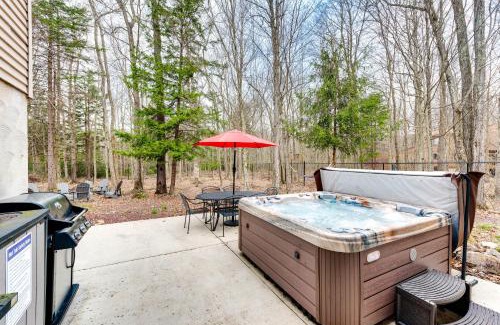 Pocono Lake House | Pet-Friendly Pocono Lake Home with Private Hot Tub!