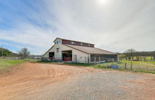 Powell Apartment | Pet-Friendly Purdy Home with Horse Stables and Trails!