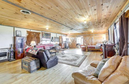 Powell Apartment | Pet-Friendly Purdy Home with Horse Stables and Trails!
