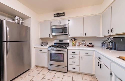 Paso Robles House | Pet Friendly Ranch with Fire Pit, BBQ and Pool!