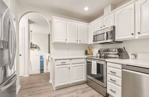 Mount Hood Village House | Pet Friendly Retreat | Hot Tub & Games on Mt Hood