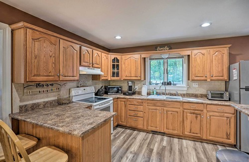 Saratoga Springs House | Pet-Friendly Saratoga Springs Home w/Pool!