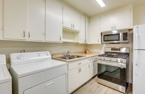 Sierra Tract House | Pet-Friendly South Lake Tahoe Home: 2 Mi to Lake