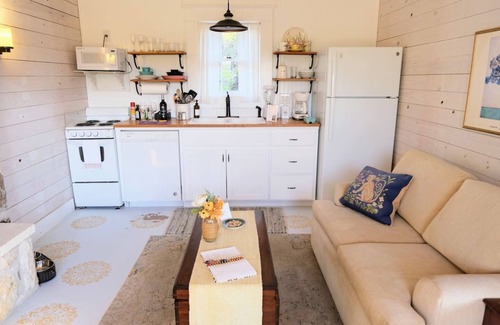 Canyon Lake Cottage | Pet-Friendly Secluded 1B/1B on 100+ Acre Ranch