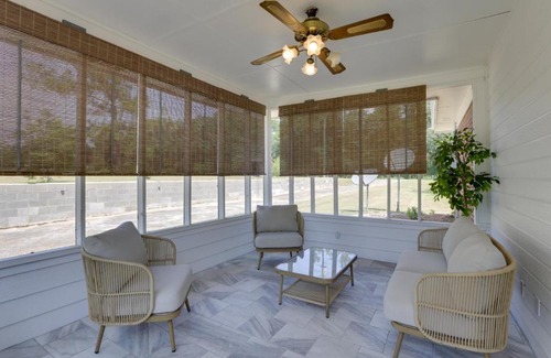 Slocomb House | Pet-Friendly Slocomb Vacation Rental with Sunroom!