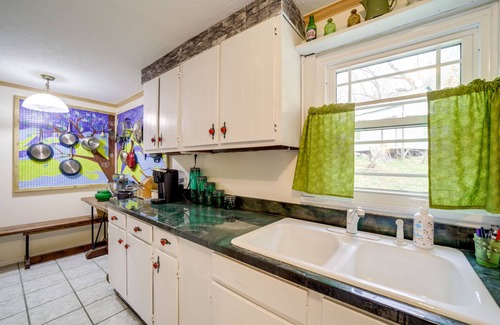 Clyde House | Pet-Friendly Smoky Mountain Getaway w/Fire Pit!