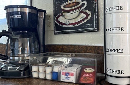 University Area Apartment | Pet-Friendly Stay-Top Floor- FlatTop Nook