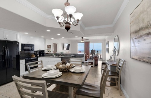 Lower Grand Lagoon Condo | PET FRIENDLY-Beach Service Included-GROUND FLOOR-POOLSIDE CAFE-HOT TUB-GRILLS