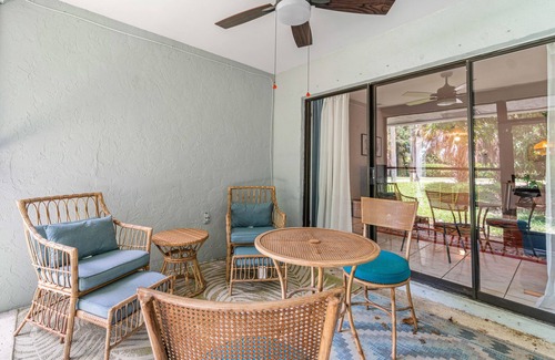 Wellington House | Pet Friendly! Walk to Amphitheater & Shops!