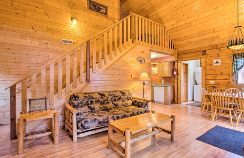 Warrens Cabin | Pet-Friendly Warrens Cabin w/Fire Pit!