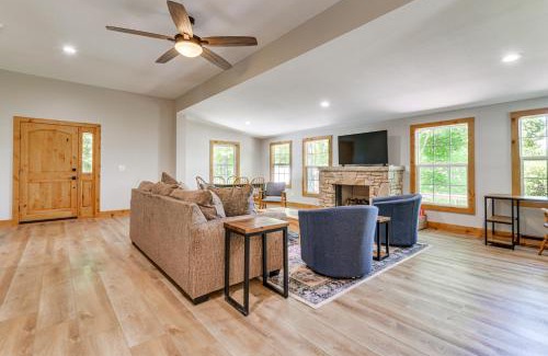 Waynesville House | Pet-Friendly Waynesville Cabin with Deck and Mtn Views