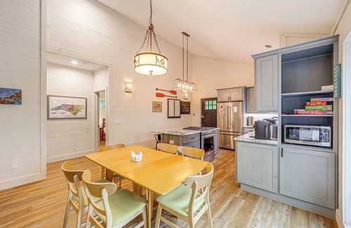 West Jefferson House | Pet-Friendly West Jefferson Home w/River View!