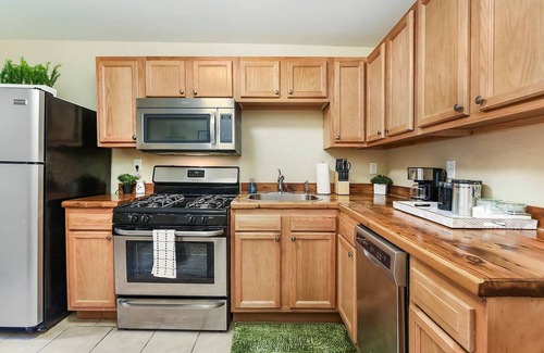 East Allegheny House | ★Pet Friendly★1BR/1BA House!★Great Location★