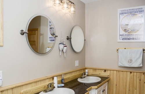 Seneca Falls House | "Pete's Paradise: Charming Cayuga Lake Cottage"