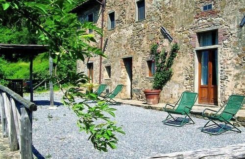 Pietrabuona House | Peter's house Podere Sondino - apartment for 6 people