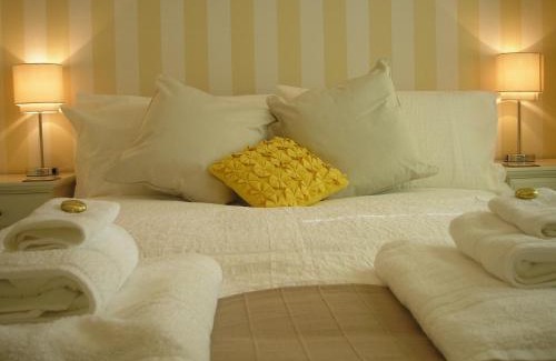 St Leonards Bed & Breakfast | Petherton Cottage Studios