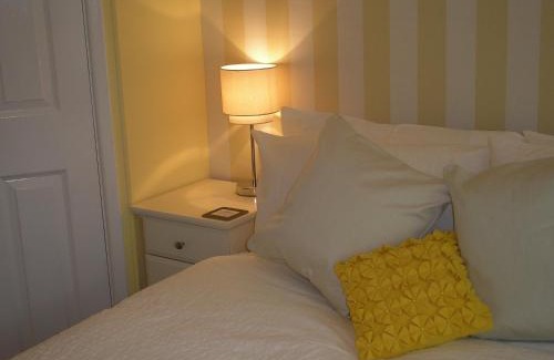 St Leonards Bed & Breakfast | Petherton Cottage Studios